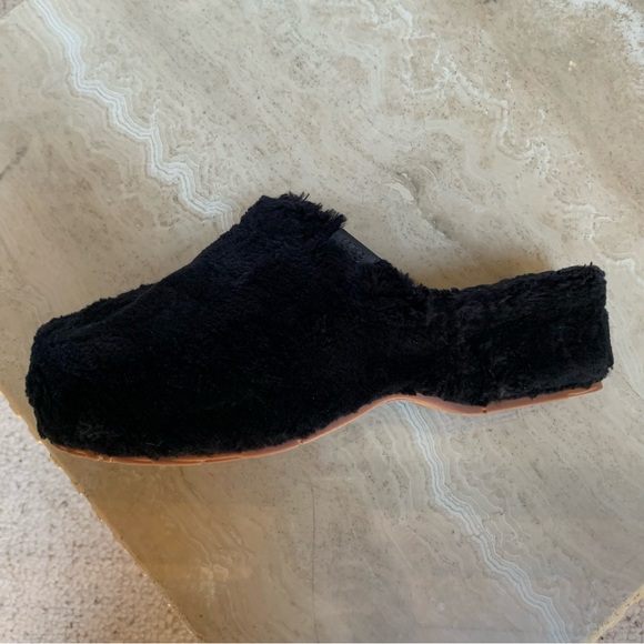 UGG Natural fuzz sugar clog faux fur fluff slippers Sz.11 - Picture 10 of 10